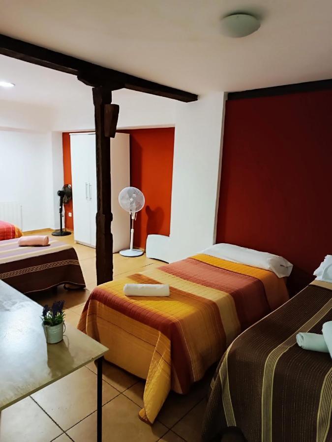 Corrala De San Anton. Sencillo Apartamento En Pleno Centro غرناطة المظهر الخارجي الصورة